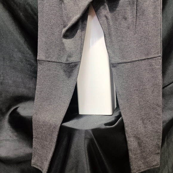 Gray Textured Leggings - Picture 6 of 10